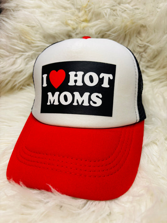 I heart hot moms